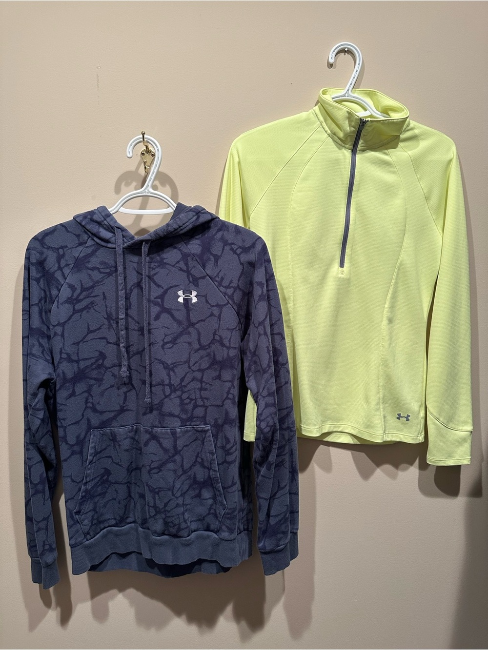 Under Armour Men’s Lot of Sweatshirts